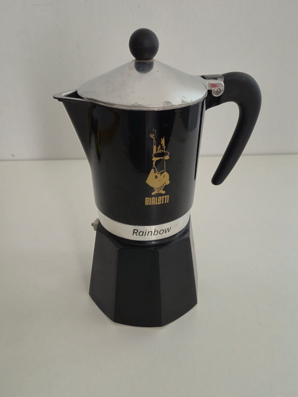 Bialetti Rainbow 6-Cup Moka Pot – Limited Caffèmercanti Black & Gold Edition